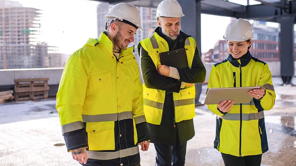 Uporządkowane podejście do zarządzania projektem może pomóc w bardziej efektywnej współpracy podwykonawców w branży budowlanej.